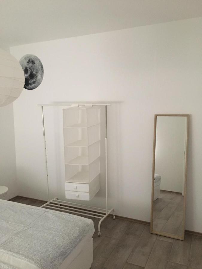 River Apartment Парачин Екстериор снимка