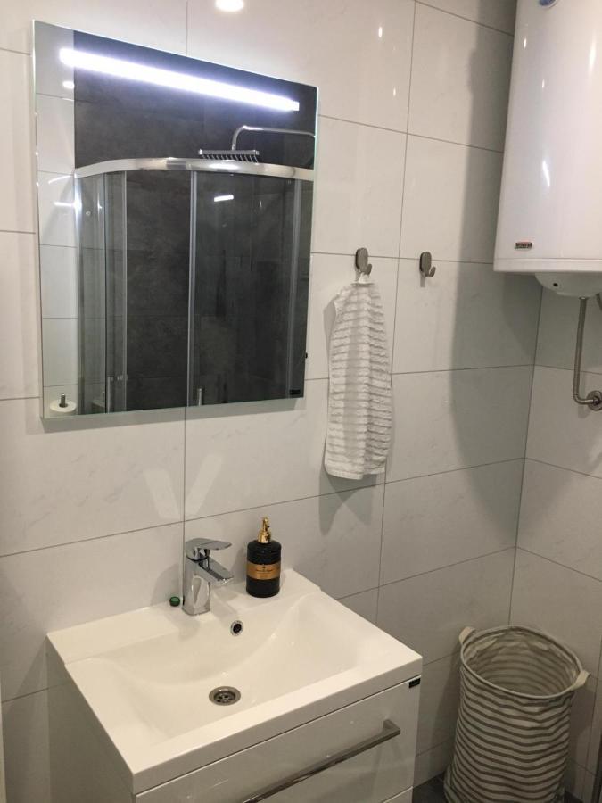 River Apartment Парачин Екстериор снимка