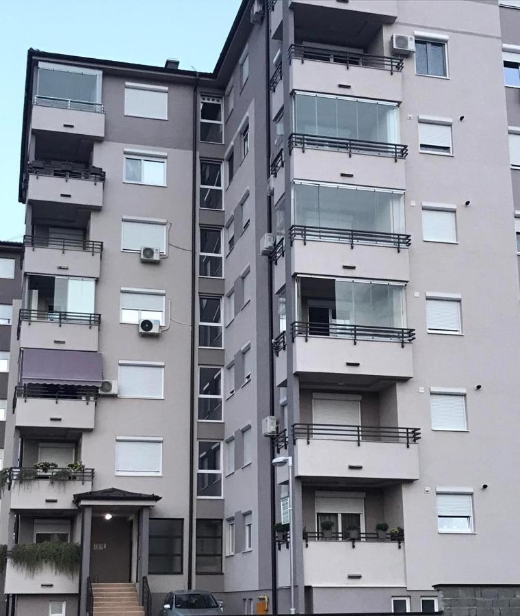 River Apartment Парачин Екстериор снимка