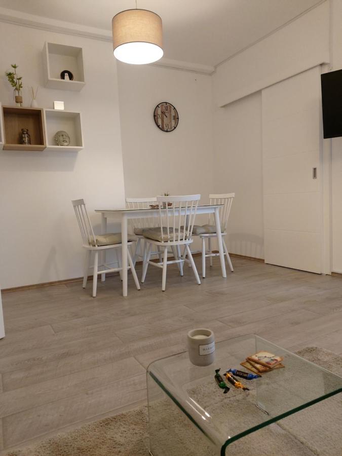 River Apartment Парачин Екстериор снимка